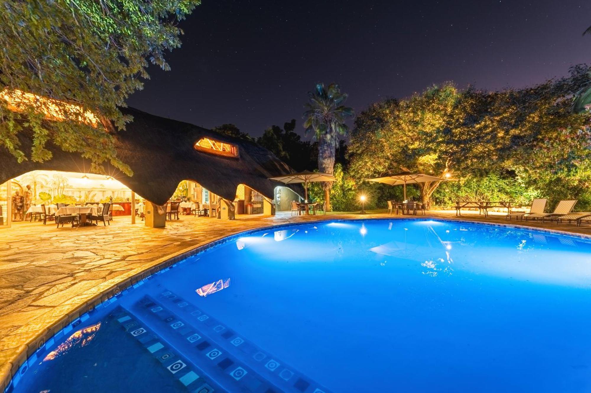 Bayete Guest Lodge วิกตอเรียฟอลส์ ภายนอก รูปภาพ