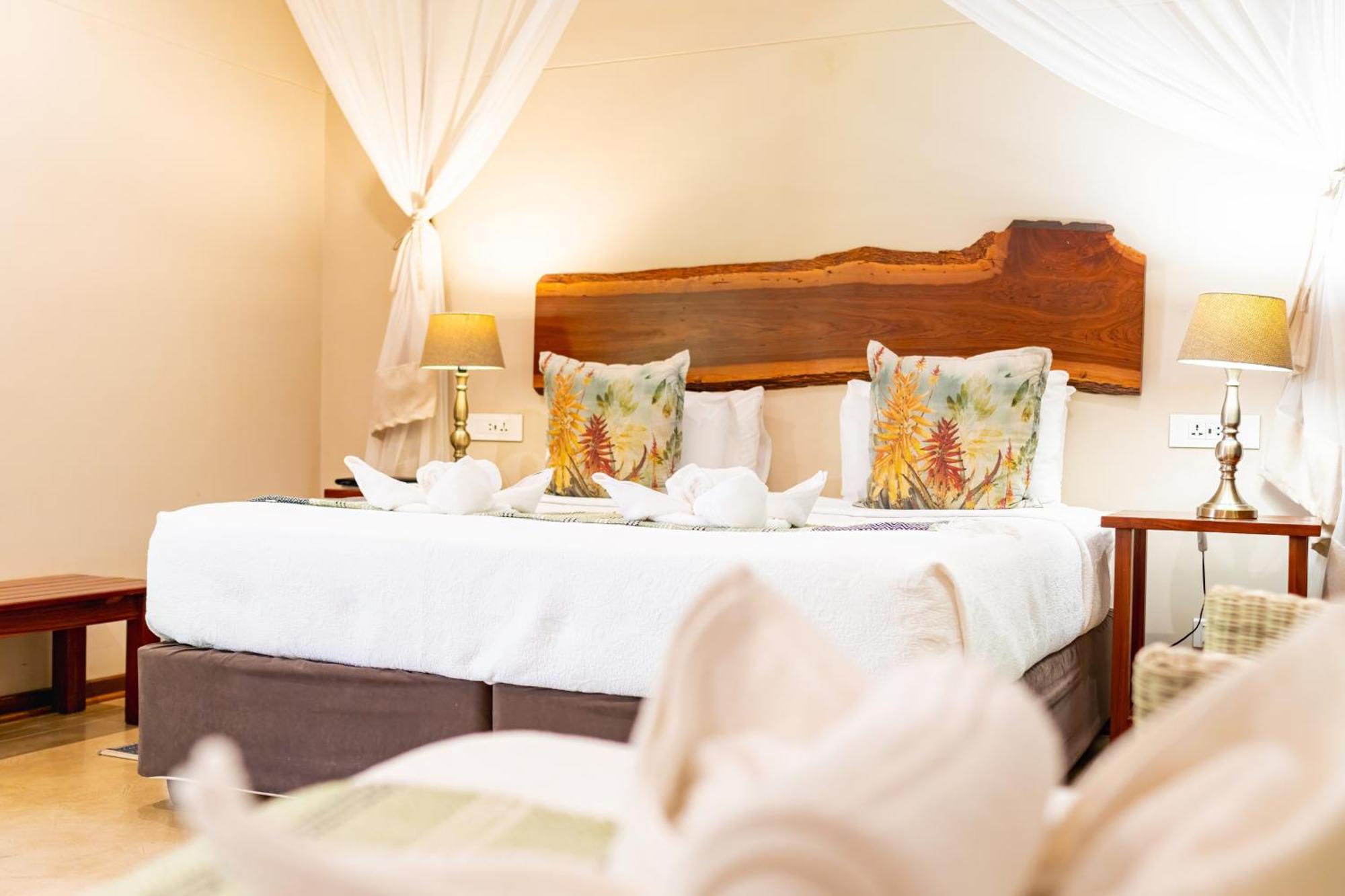 Bayete Guest Lodge วิกตอเรียฟอลส์ ภายนอก รูปภาพ