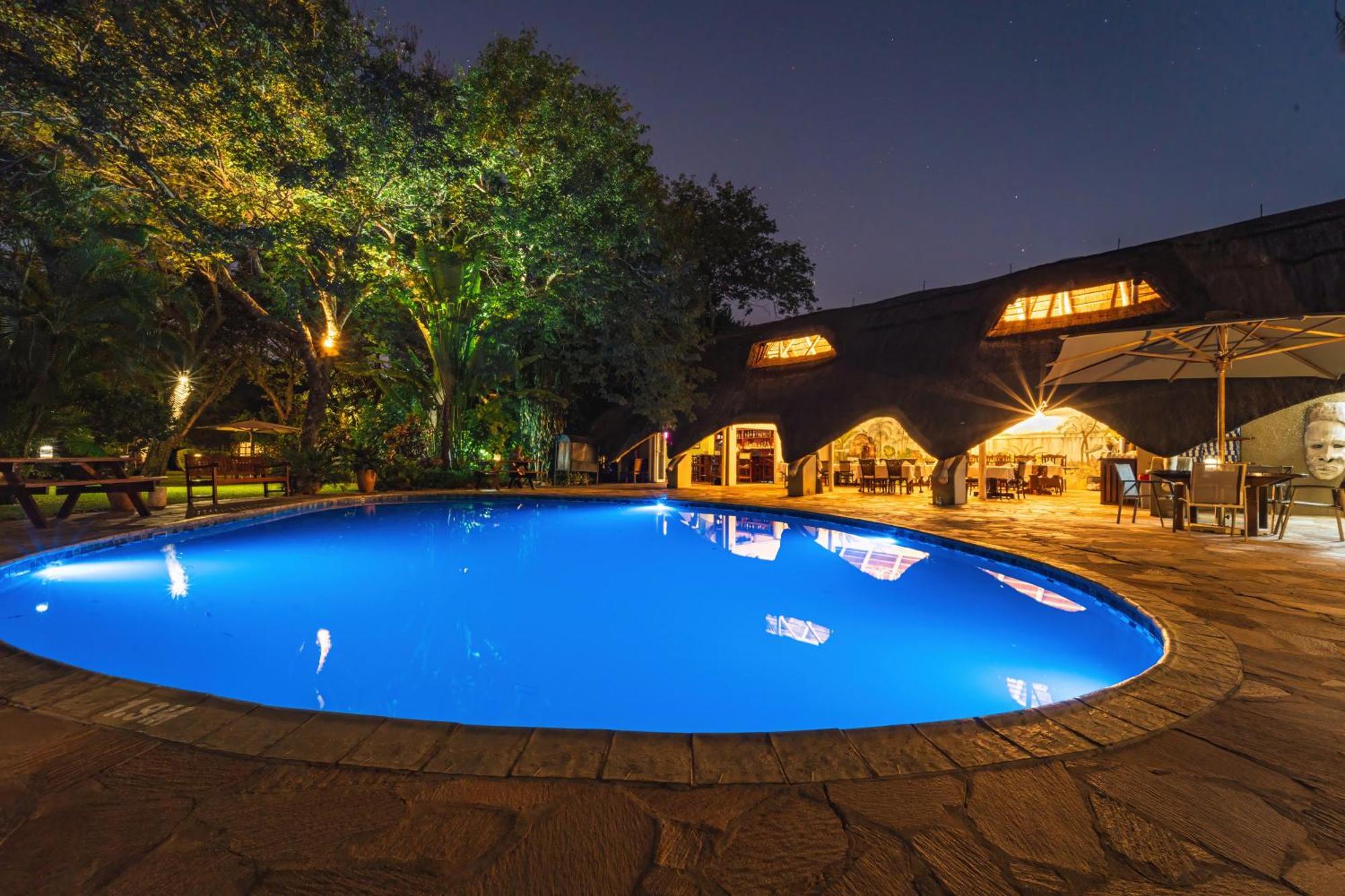 Bayete Guest Lodge วิกตอเรียฟอลส์ ภายนอก รูปภาพ