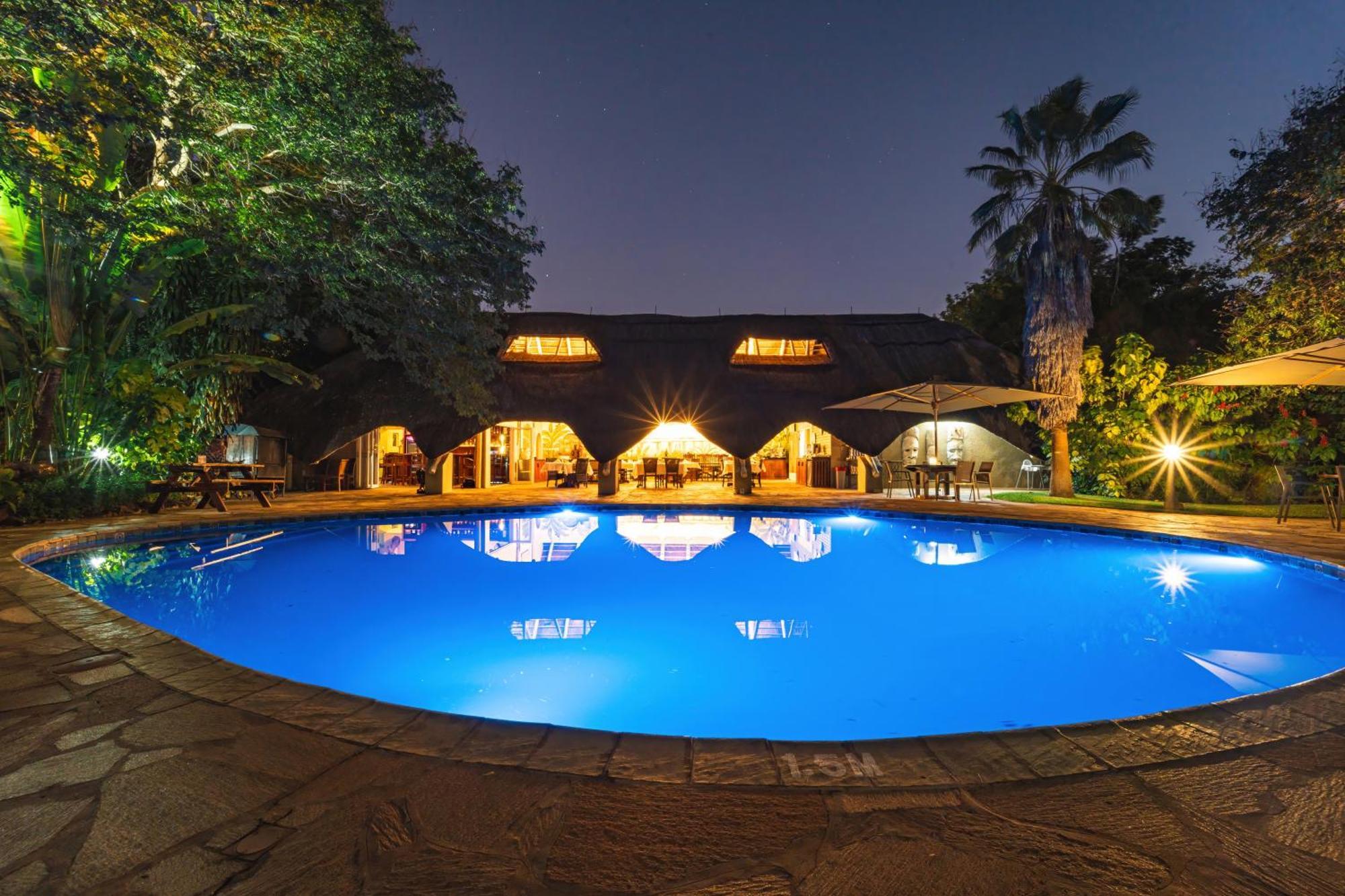 Bayete Guest Lodge วิกตอเรียฟอลส์ ภายนอก รูปภาพ
