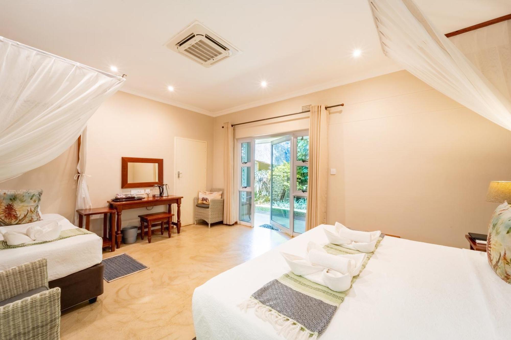 Bayete Guest Lodge วิกตอเรียฟอลส์ ภายนอก รูปภาพ