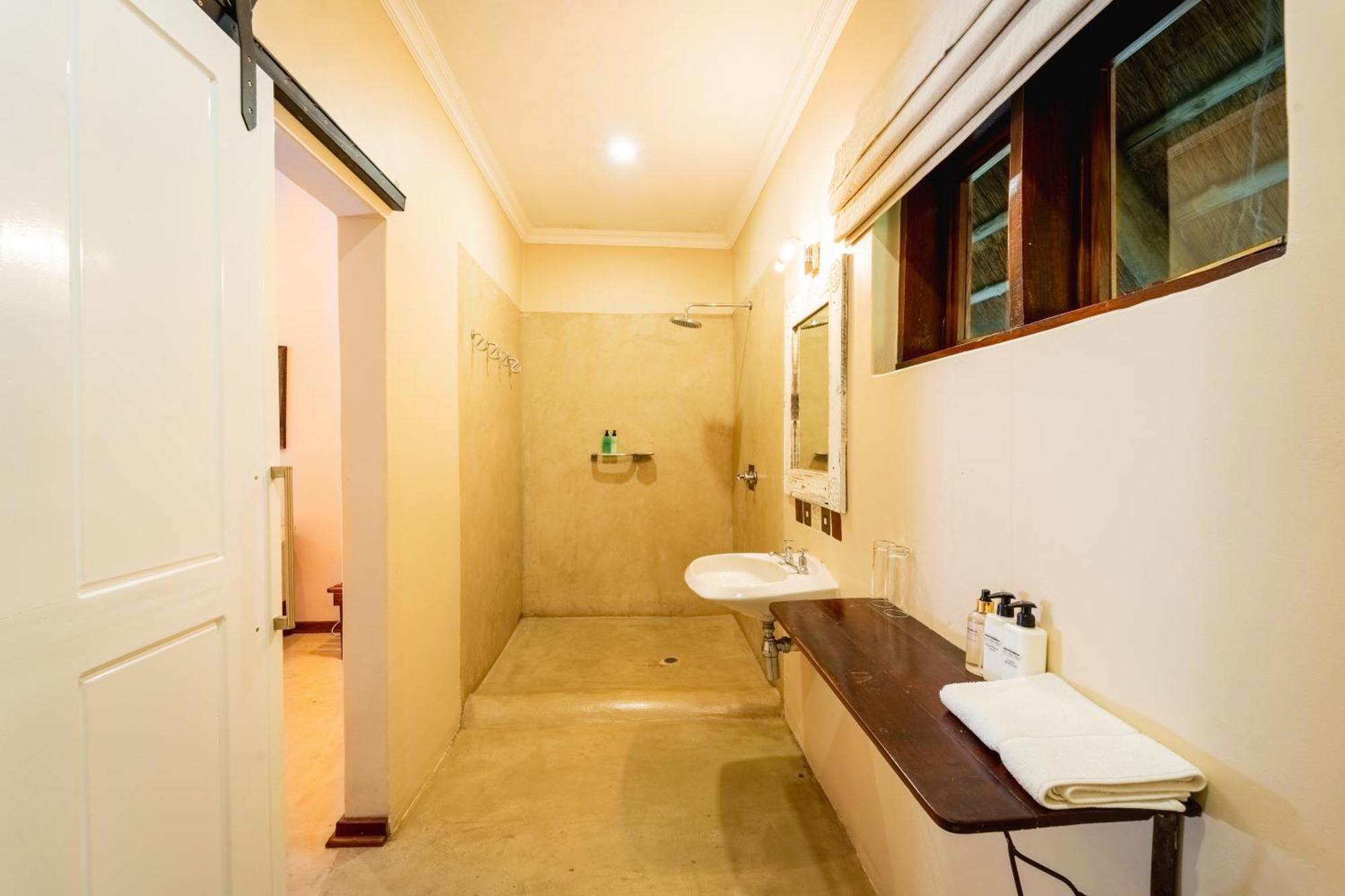 Bayete Guest Lodge วิกตอเรียฟอลส์ ภายนอก รูปภาพ