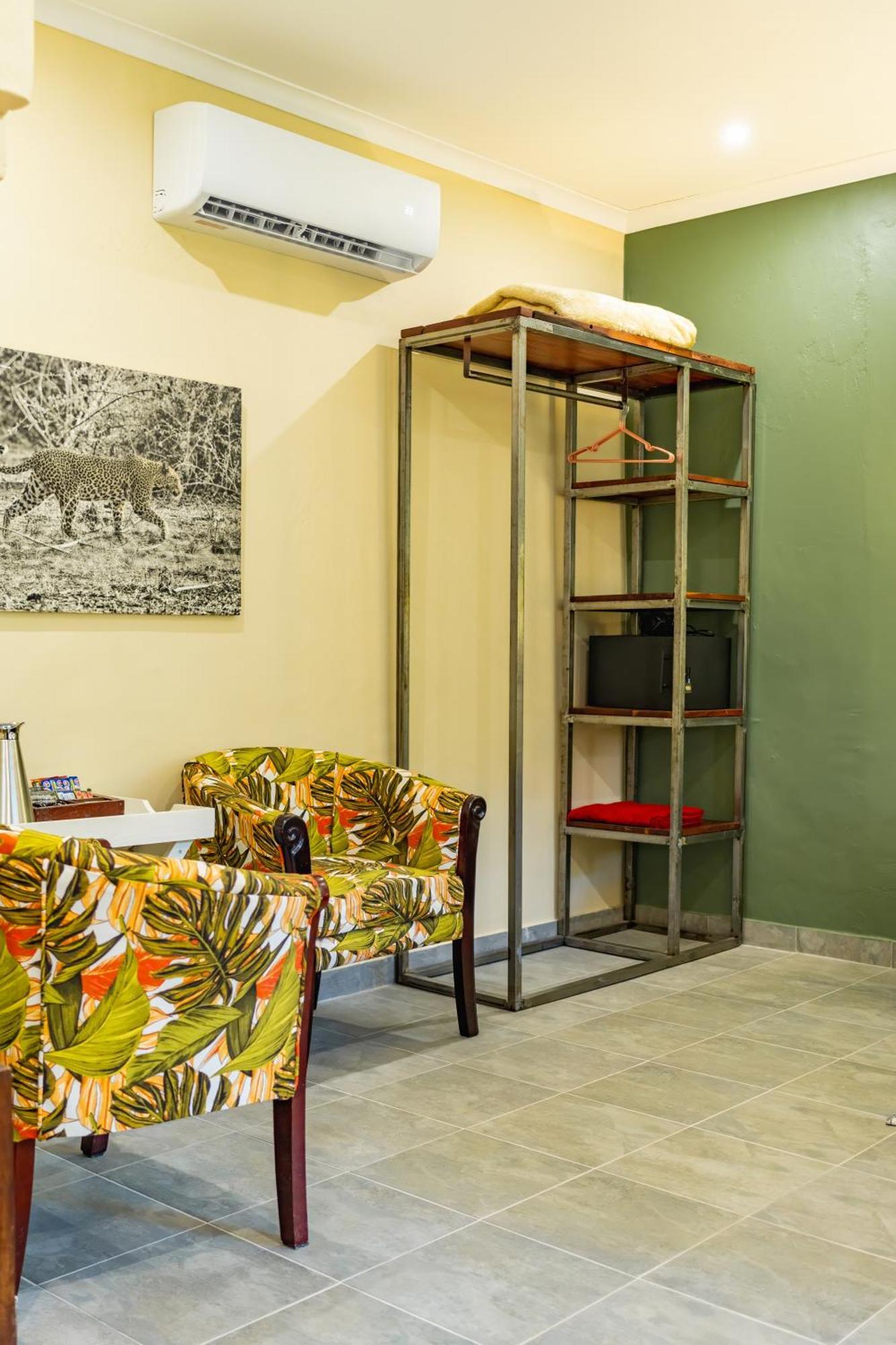 Bayete Guest Lodge วิกตอเรียฟอลส์ ภายนอก รูปภาพ