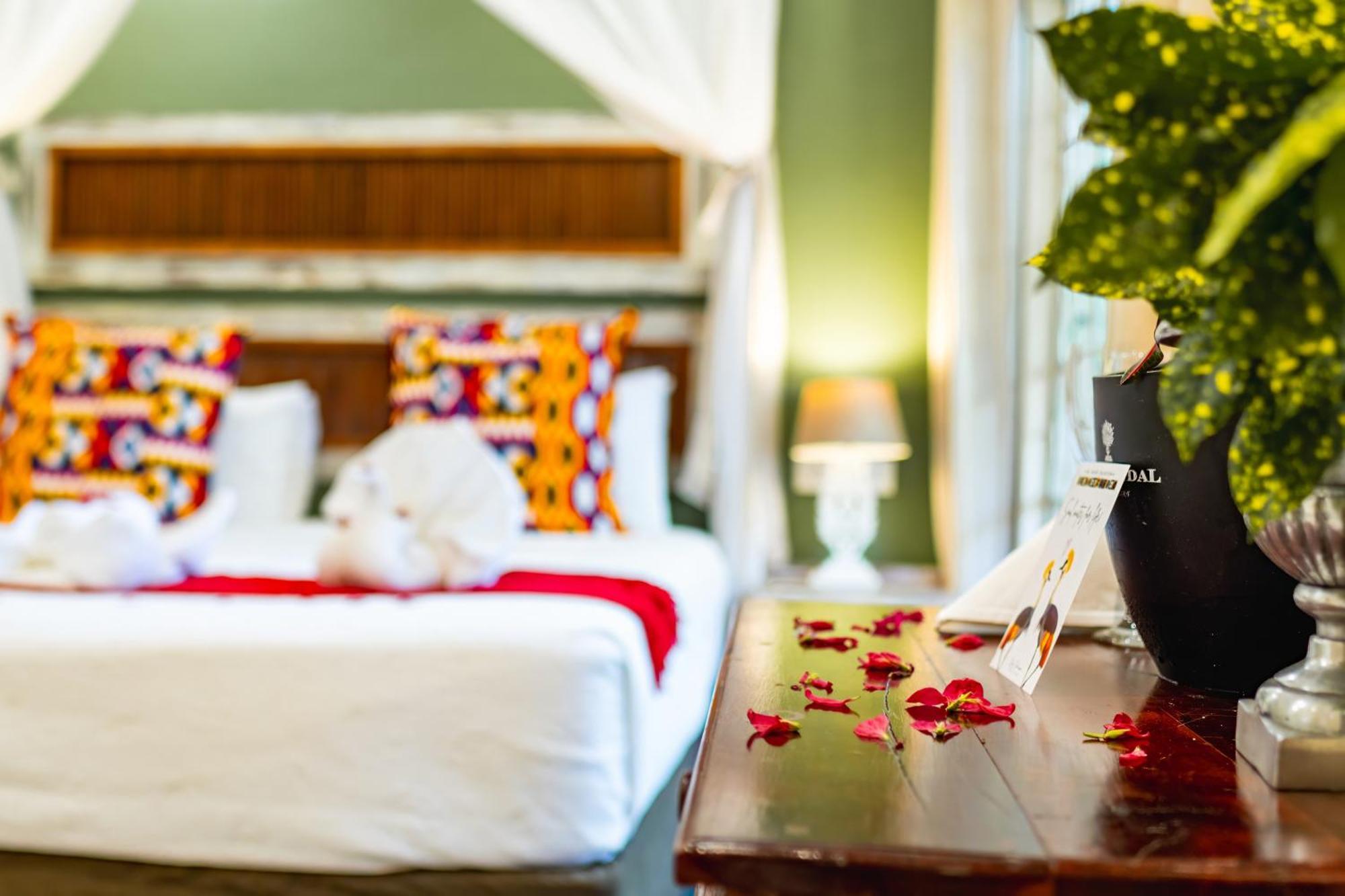 Bayete Guest Lodge วิกตอเรียฟอลส์ ภายนอก รูปภาพ