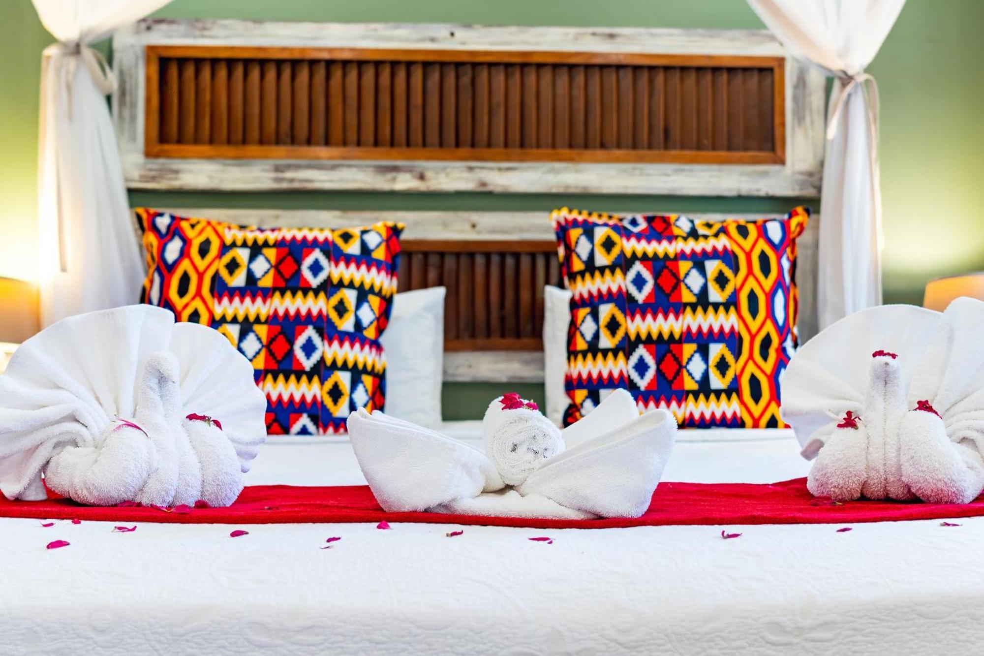 Bayete Guest Lodge วิกตอเรียฟอลส์ ภายนอก รูปภาพ
